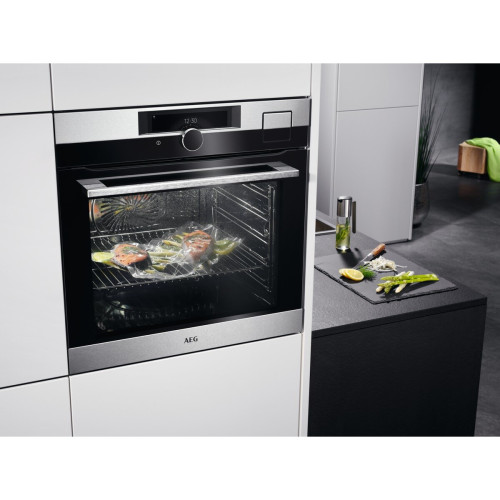 Cuptor Incorporabil AEG BSK999330M, SteamPro, WI-FI CookView (camera video), A++, Inox+Negru